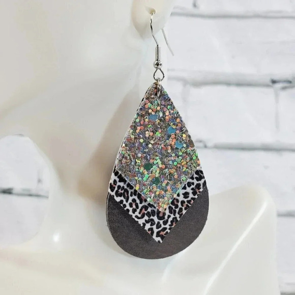 3 Layer Grey Animal Print Faux Leather Dangle Chic Lightweight Earrings  3g8 - Picture 6 of 6